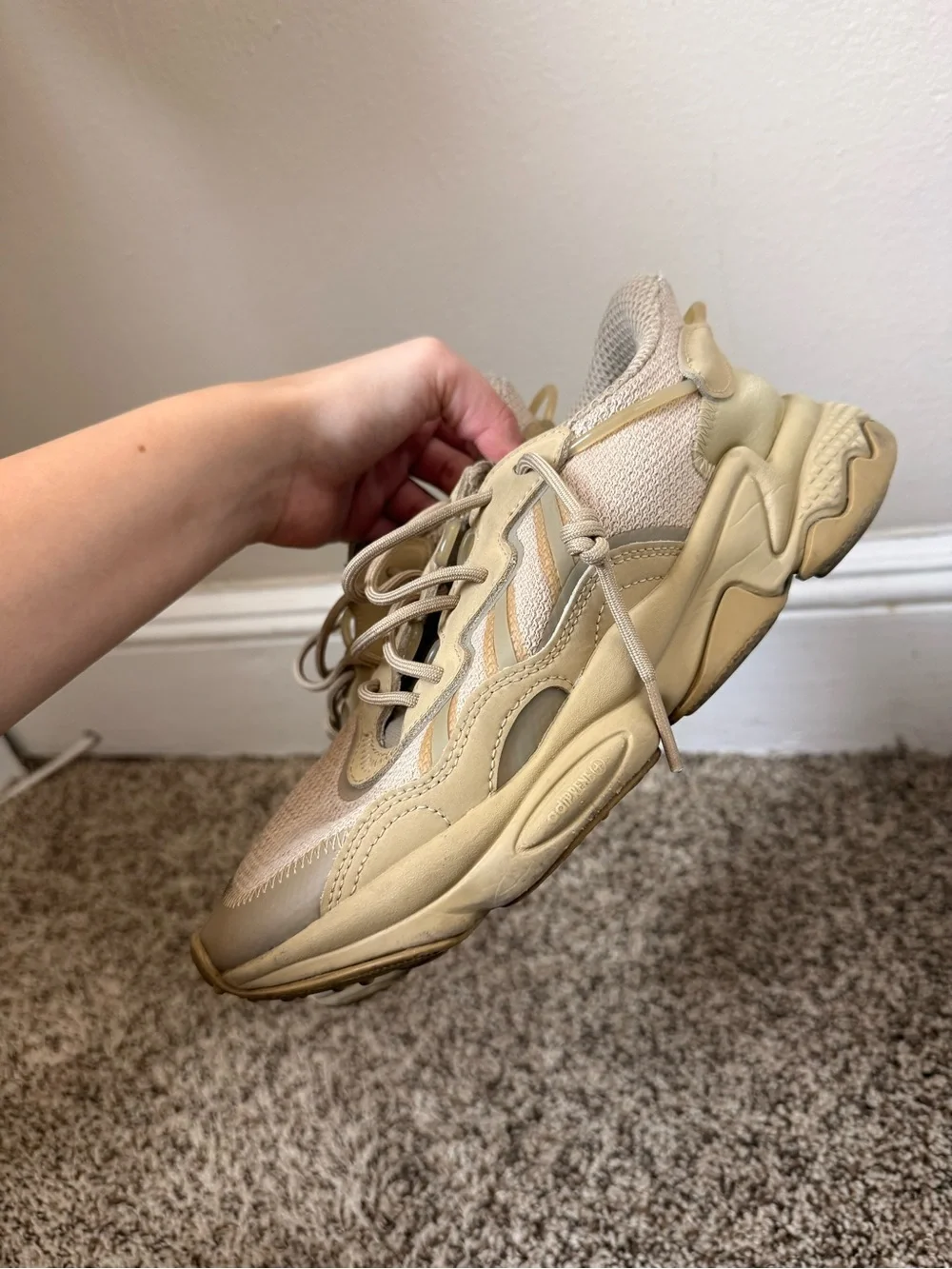 Adidas Ozweego Beige Tan Sneakers US 5.5